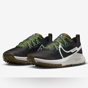 Nike Pegasus Trail Running Shoes black green react foam flywire size8 women